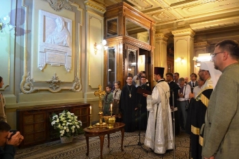 Львів: барельєф митрополиту Андреєві в Національному театрі опери та балету освятив Глава УГКЦ